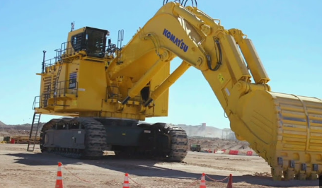 Komatsu PC 8000